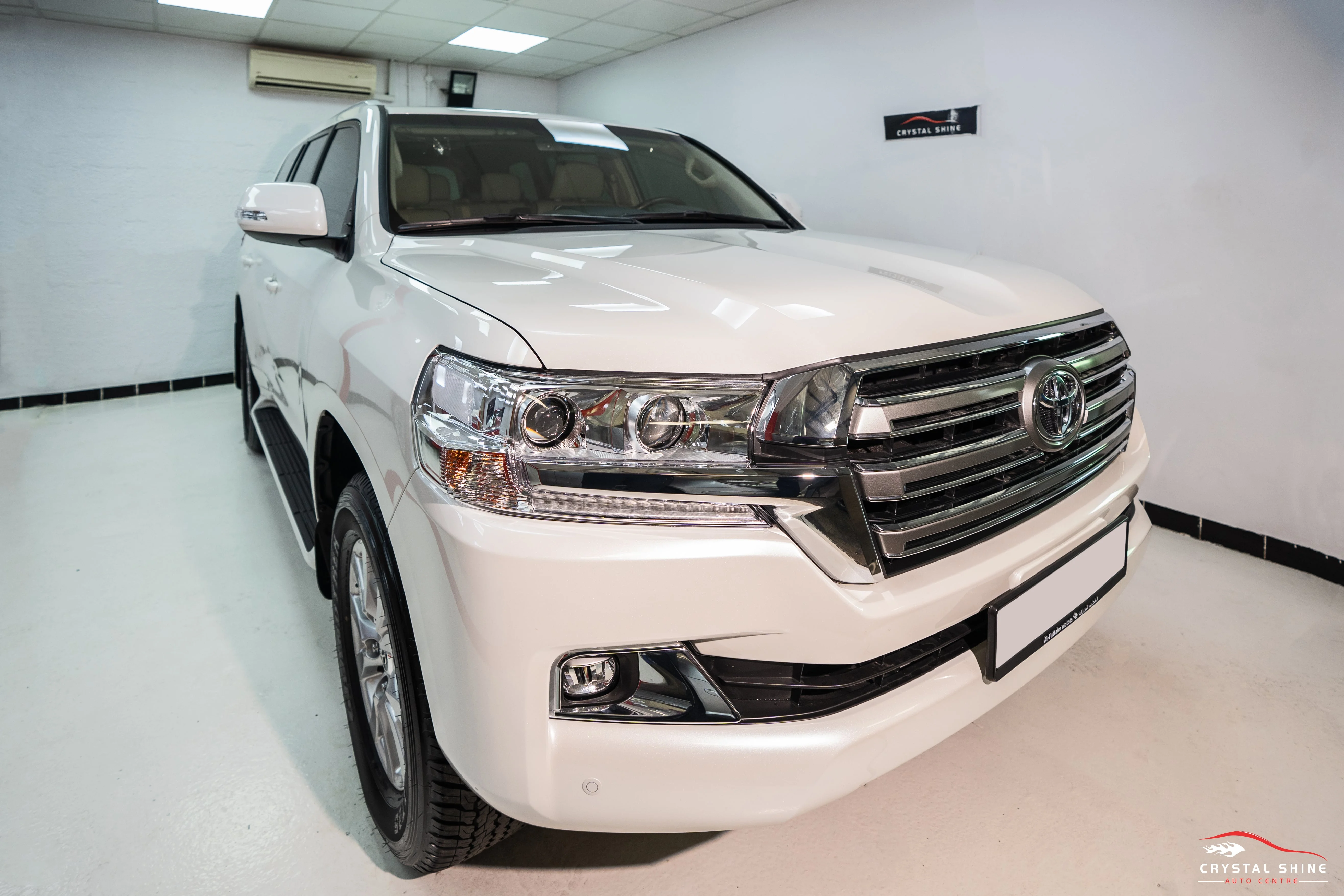 Toyota Land Cruiser – White Interior Premium Detailing